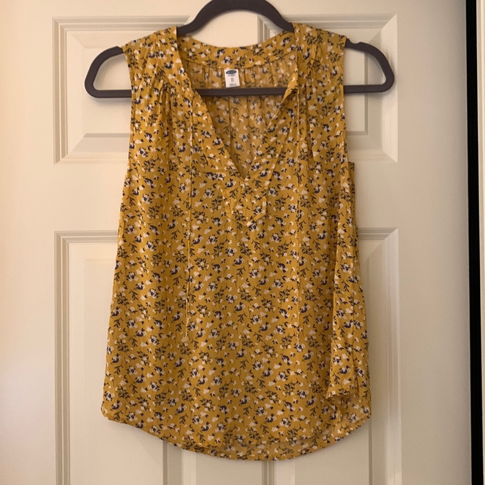Old Navy summer tank, yellow and navy floral, size XS